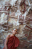 Buddhistischer Mönch Kawt Gon Höhlenkloster Myanmar